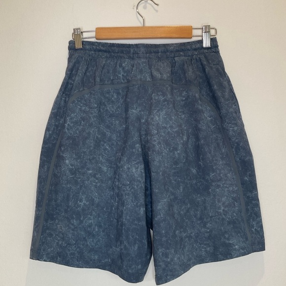 Lululemon Pace Breaker Short 9" *Liner Built in Cell Phone Pouch in Size Medium - Picture 6 of 15